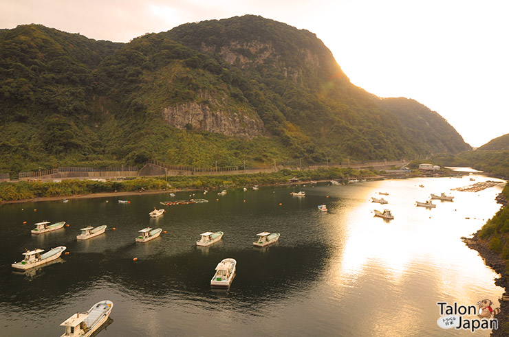 วิวทะเลอีกฝั่งของเกาะภูเขาไฟซากุระจิมะ